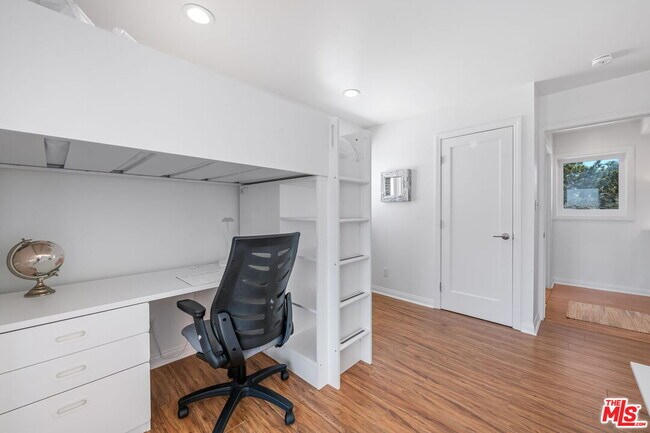 Building Photo - 8221 Delgany Ave