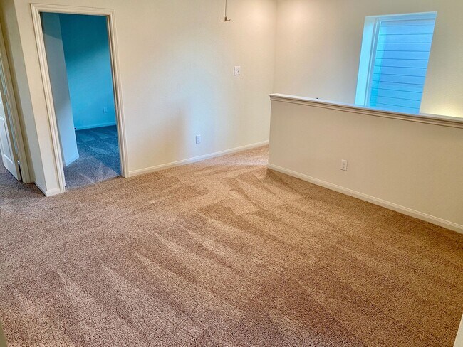 Building Photo - Experience Luxury Living: 4 Beds, 2.5 Bath...