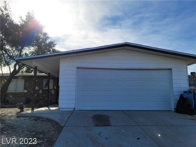 Building Photo - 3955 Ventura Way