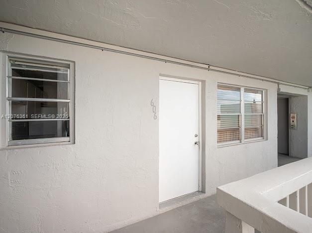 Building Photo - 7620 Carlyle Ave