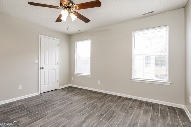 Building Photo - 8808 Edenton Way