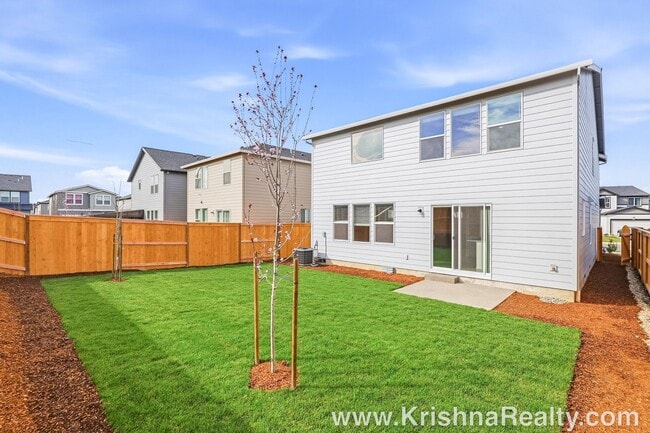 Building Photo - 5 BD | 3 BA | Brand New Construction | East Park Village | Salem Home!