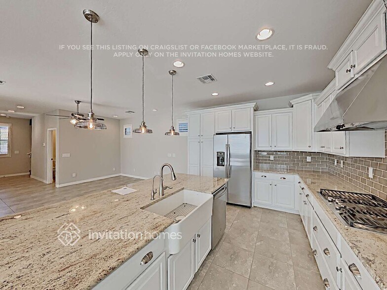 Building Photo - 2270 S Wallrade Ln