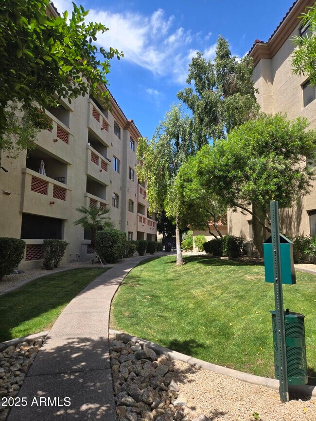Building Photo - 5104 N 32nd St