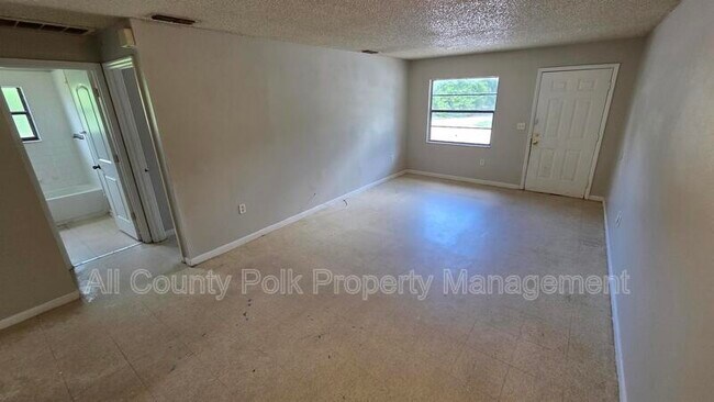 Building Photo - 2929-2929 9 Iron Dr