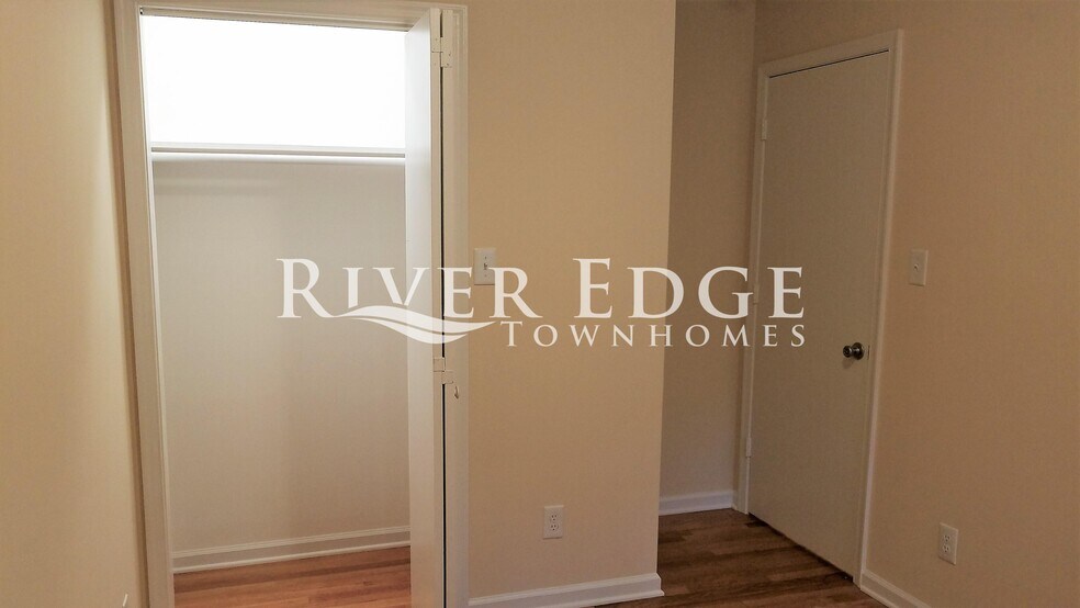 Building Photo - 508 Lusardi Dr