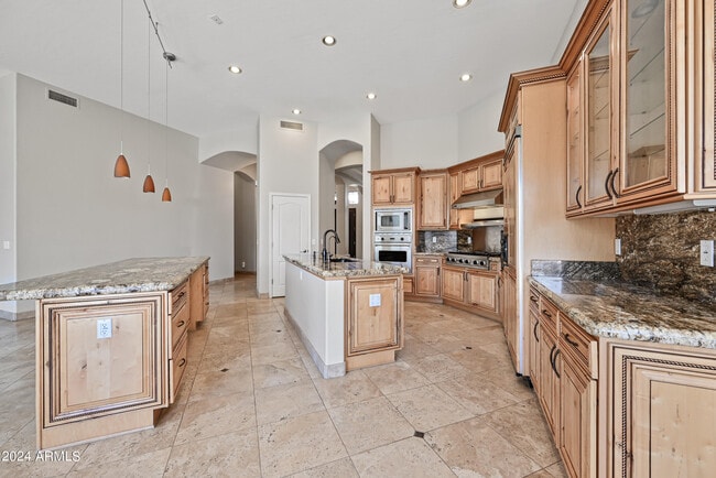 Building Photo - 6057 E Campo Bello Dr