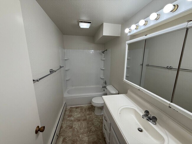Building Photo - 535 N Street-1