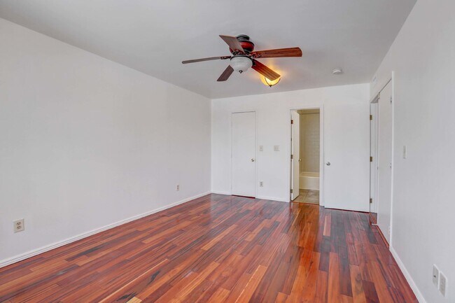 Building Photo - $1,825 - 2 Bed, 2 Bath Condo in Denver wit...