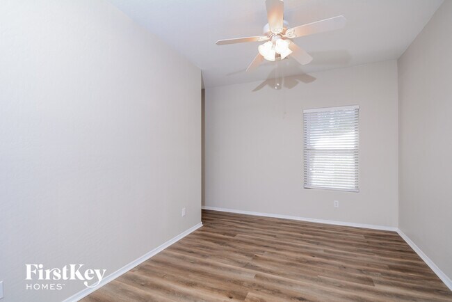 Building Photo - 3606 N 129th Ave