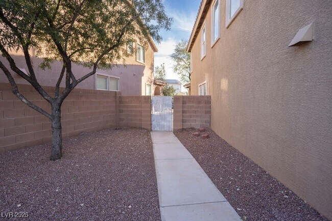 Building Photo - 6509 Cedar Waxwing St