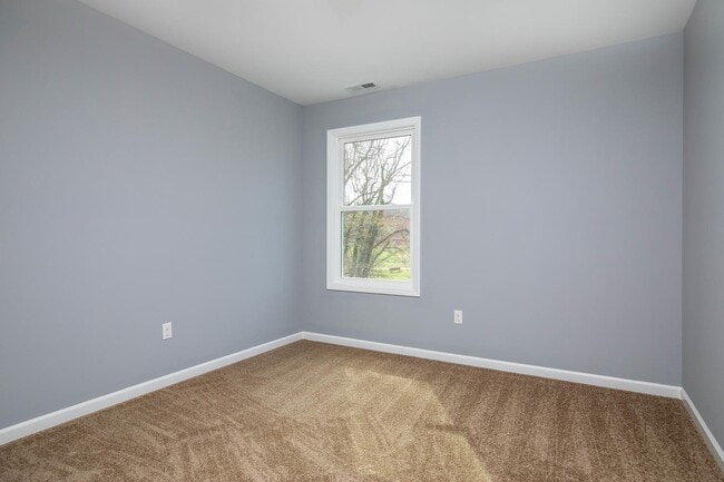 Building Photo - Modern Home in Shiloh!