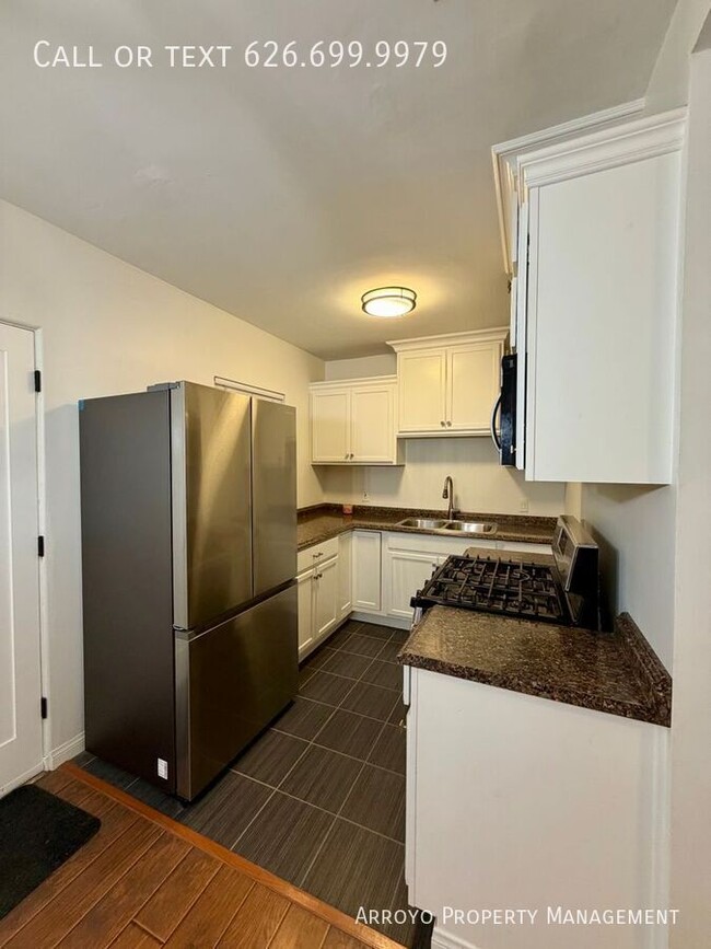Building Photo - 808 Beckville St