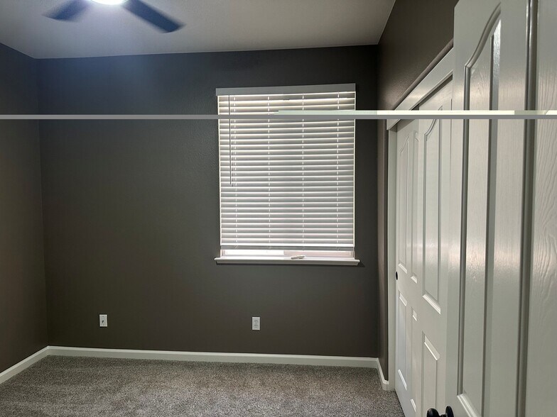 Building Photo - 6632 Maple Creek Dr