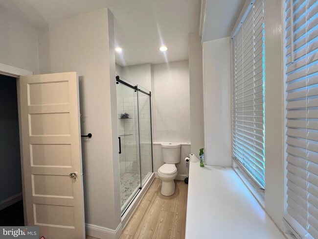 Building Photo - 7630 Cheltenham Ave