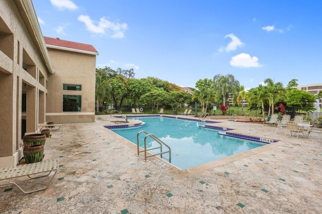 Building Photo - 1825 Palm Cove Blvd