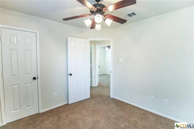 Building Photo - 1023 Sugar Brook Dr