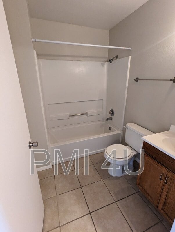 Building Photo - 12409 Manitoba Dr NE