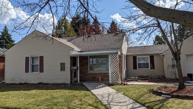 Primary Photo - 953 Farnham Ave