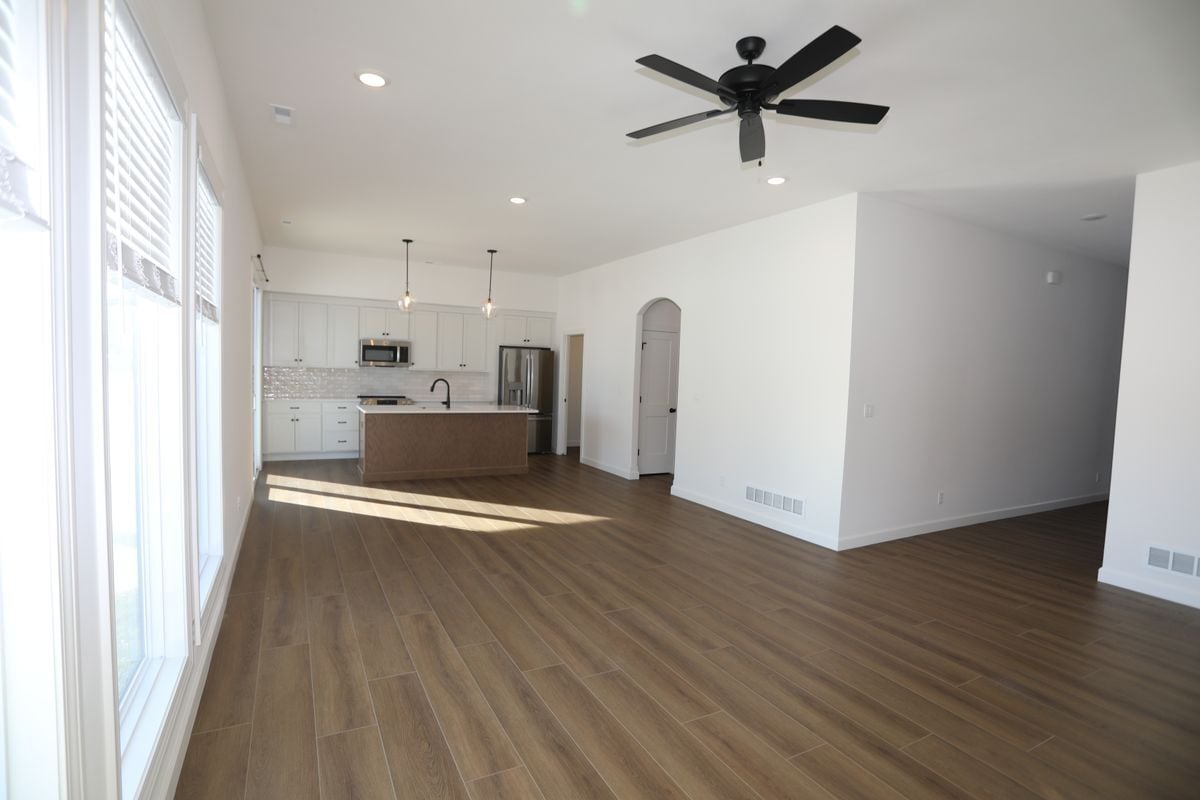 Building Photo - 4404 Kingston Heath Dr