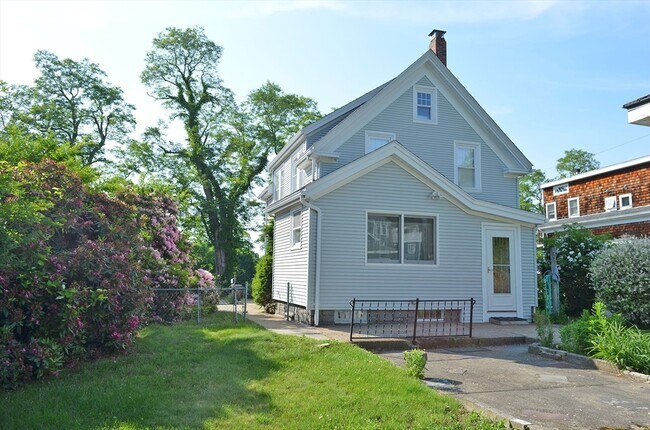 Building Photo - 13 S Kilby St