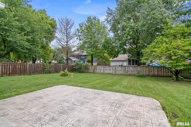 Building Photo - 1616 Hunter Ridge Dr