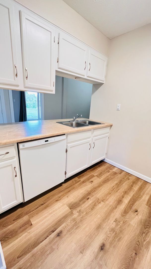 Building Photo - Welcome to Woodbine Two