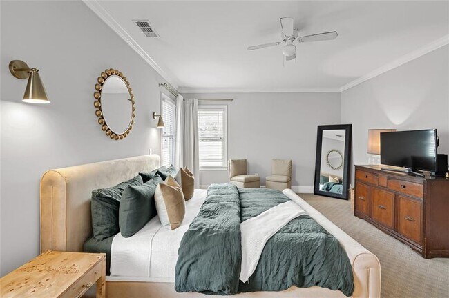 Building Photo - 372 Clifford Ave NE