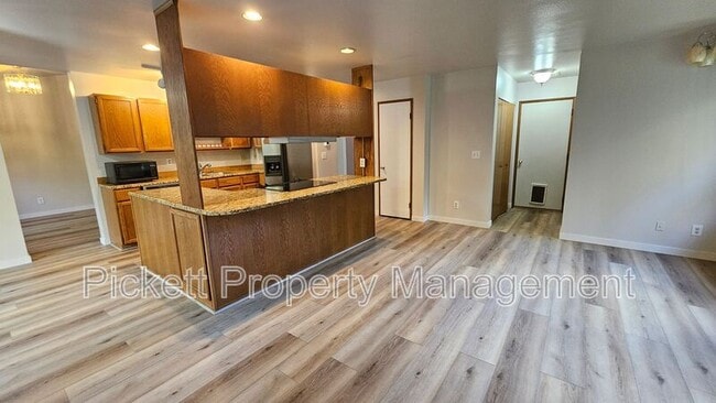 Building Photo - 4755 NW Hosman Cir