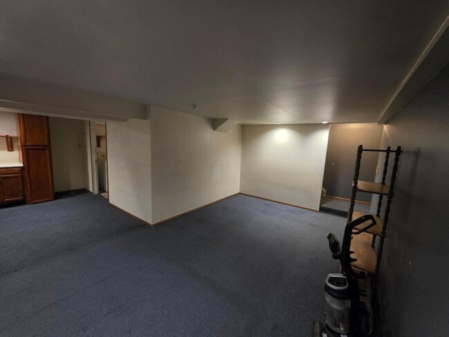 Building Photo - 7006 Finchley Dr