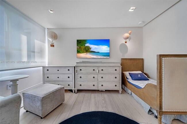 Building Photo - 11 Island Ave