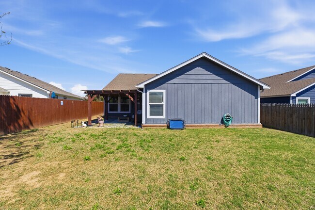 Building Photo - 15208 E 108th Pl N