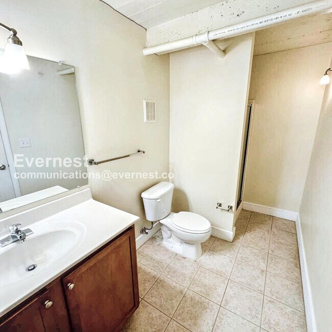 Building Photo - 525 E Grace St