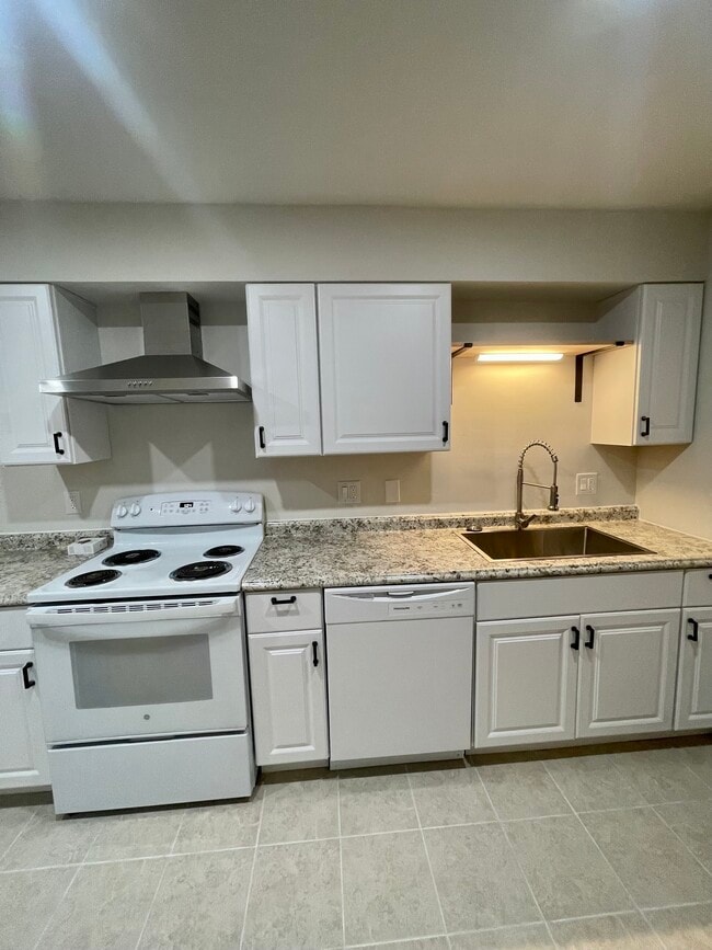 Building Photo - 2400 Windage Dr