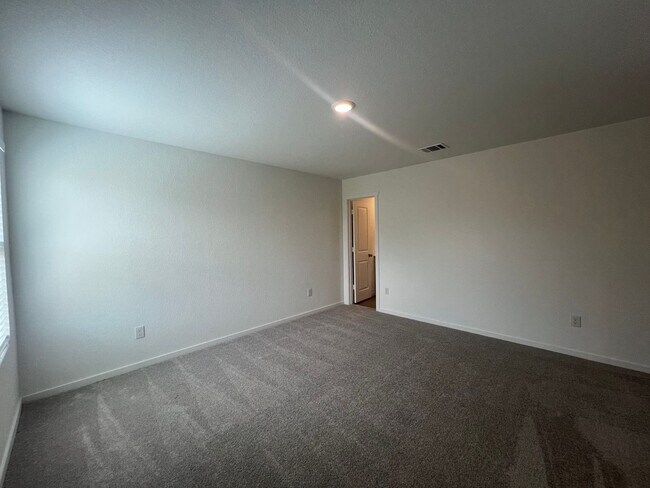 Building Photo - Great New Construction 3/2 Home In Waters Edge