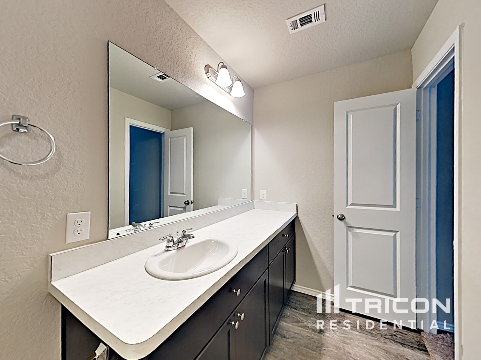 Building Photo - 9725 Marbach Brk