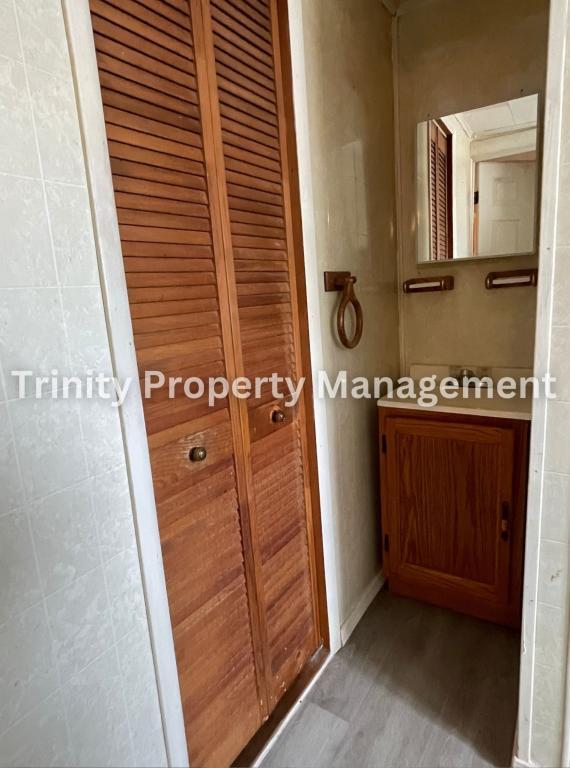 Building Photo - 143 Camden St