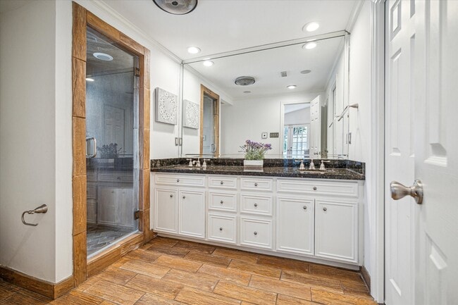 Building Photo - 6249 Olympia Dr