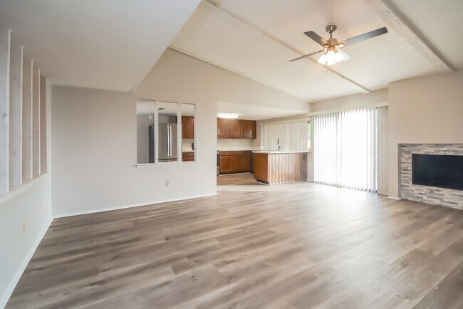Building Photo - 6310 W Ridgecreek Dr