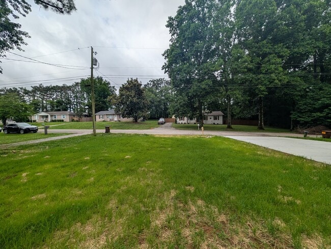 Building Photo - 1720 Allison Ave