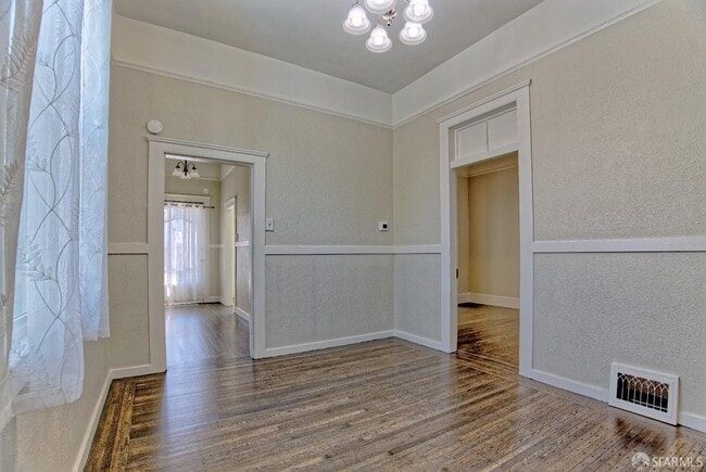 Building Photo - 1218 York St