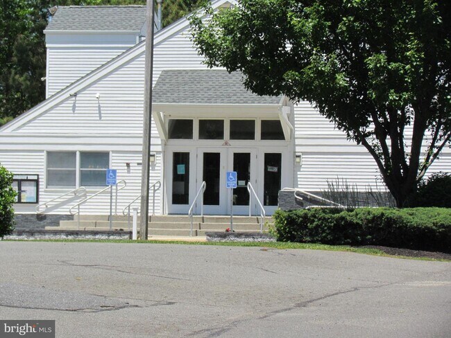 Building Photo - 9 Cohanzick Ct