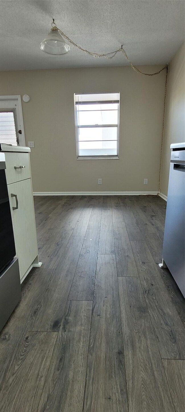 Building Photo - 4070 Exeter