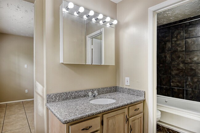 Building Photo - 45 Coralberry Rd