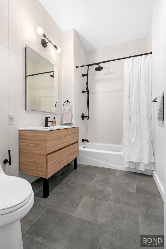 Building Photo - 2 bedroom in Brooklyn NY 11211