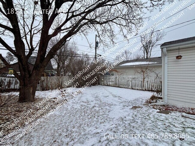 Building Photo - 1812 S Center Ave
