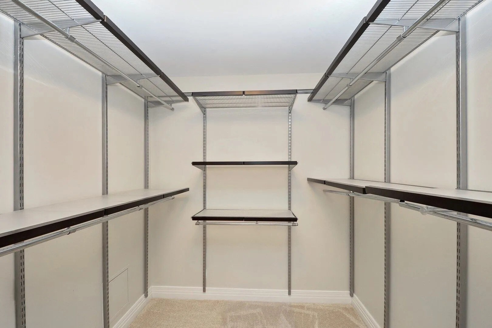 Building Photo - 600 N Lake Shore Dr