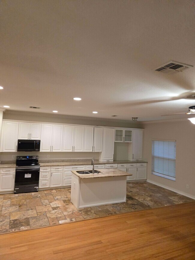Building Photo - 13520 Cypress Head Dr
