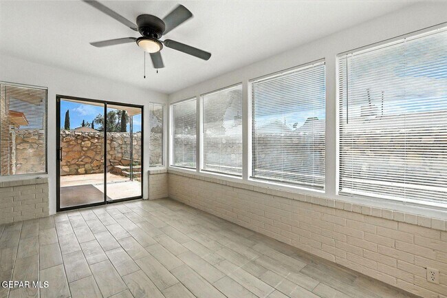 Building Photo - 11273 Ivanhoe Dr