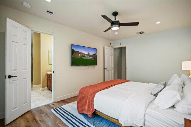 Building Photo - 41740 Jamaica Sands Dr